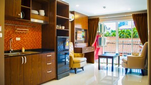 Living area - New Nordic Hotel Pattaya (Pattaya)