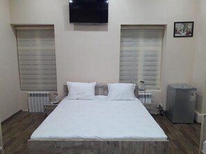 Standard Double Room | Desk, iron/ironing board, free WiFi, bed sheets