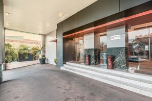 Interior entrance - Hotel Alia Matraman (Jakarta)