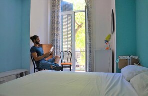 Soundproofing, free WiFi, bed sheets