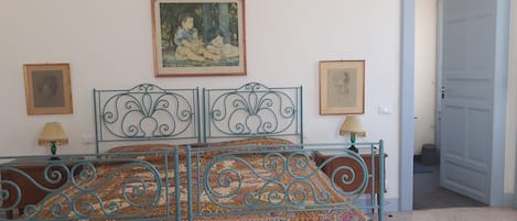 Double or Twin Room | Desk, free cots/infant beds, free WiFi, individually decorated