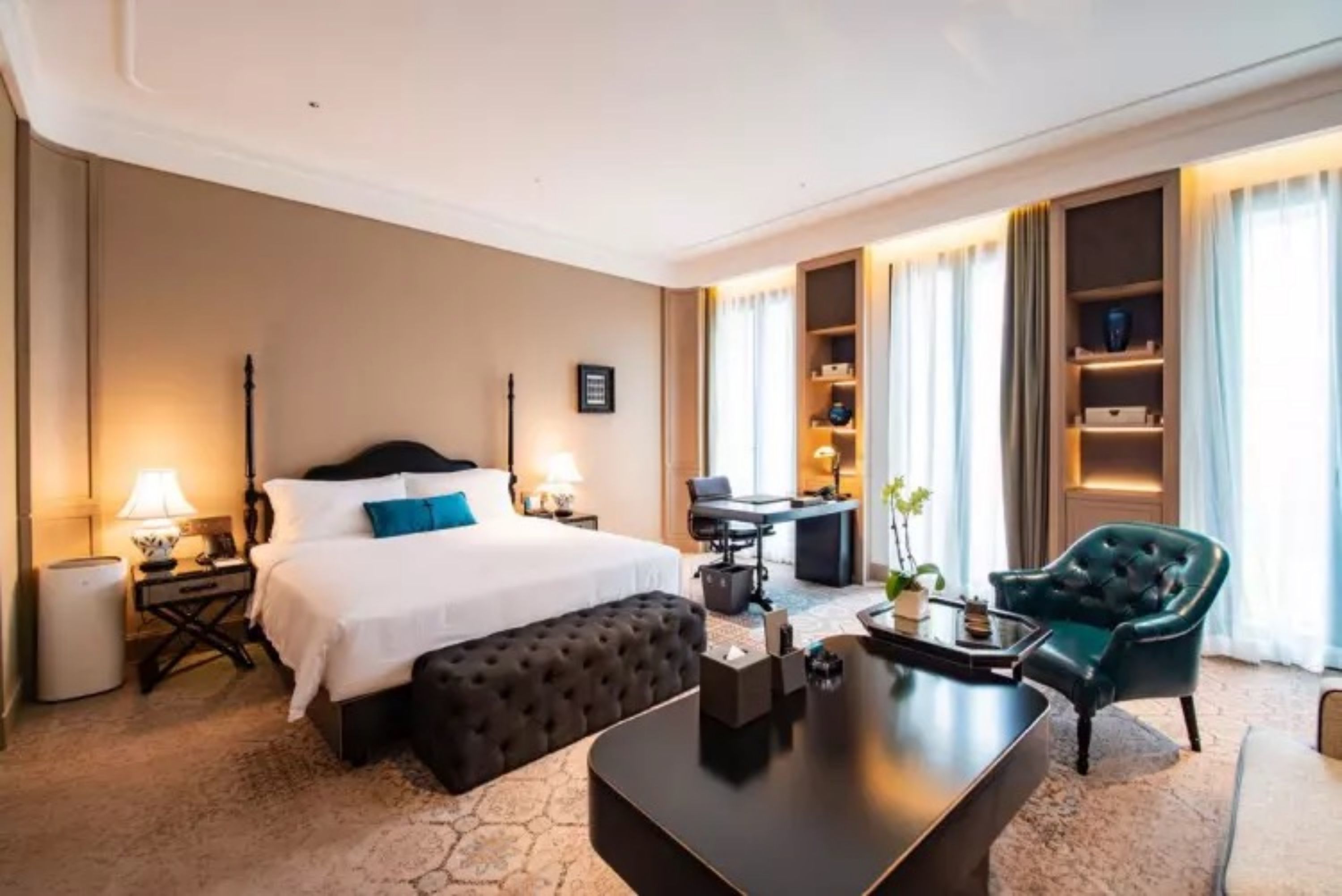 Deluxe Double Room, Garden View | Minibar, in-room safe, desk, blackout curtains