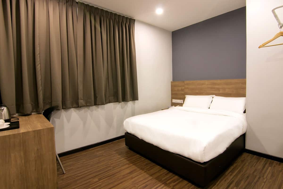 Standard Room, 1 Queen Bed, Non Smoking
