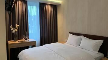 Schreibtisch, kostenloses WLAN, Bettwäsche