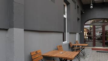 Tempat makan outdoor