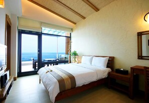 Classic Double Room, Ocean View | Desk, free WiFi, bed sheets