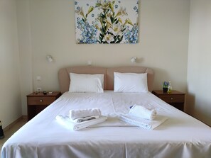 1 habitación, decoración personalizada y muebles diferentes 