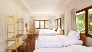 4 Bedrooms House | 4 soverom, skrivebord, blendingsgardiner og wi-fi (inkludert)
