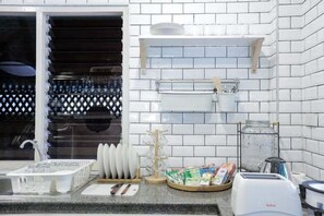 4 Bedrooms House | Private kitchen | Full-sized fridge, microwave, stovetop, electric kettle - Baan Yudya (Ayutthaya)