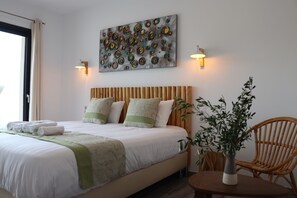 Superior Double Room | Minibar, in-room safe, individually decorated, individually furnished - Hôtel Fazio (Bonifacio)
