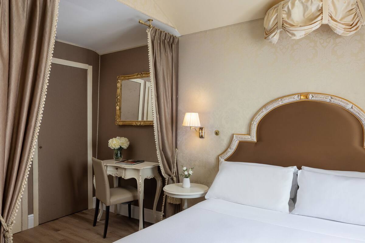 Hypo-allergenic bedding available, minibar, in-room safe, desk