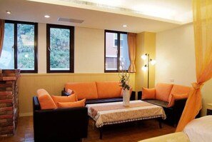 Decoración personalizada, muebles diferentes y escritorio 