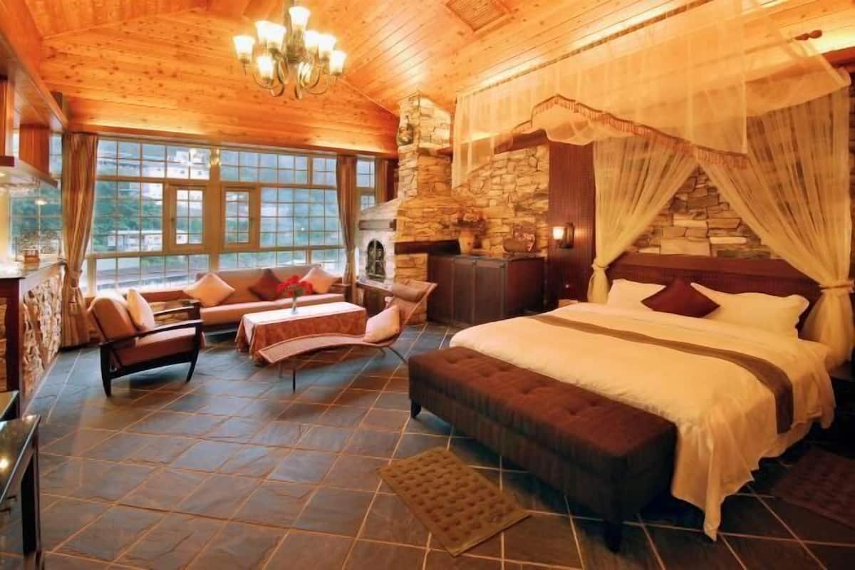 Individuelt dekorert, individuelt innredet, skrivebord og lydisolert