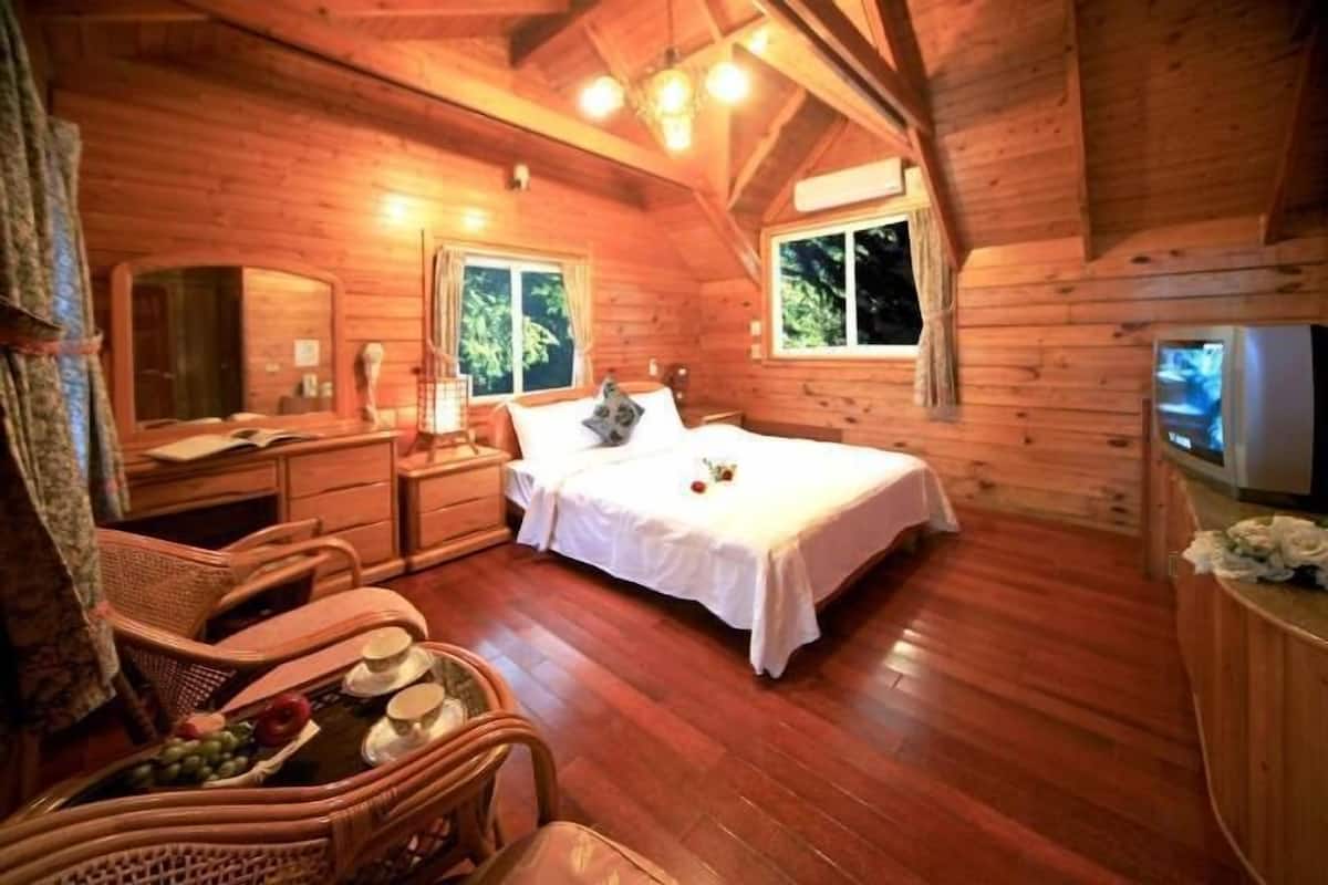Cabin | Desk, soundproofing, WiFi (free), individually decorated