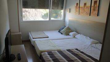 Free WiFi, bed sheets