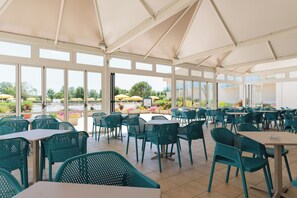 Poolside bar - Hotel Maregolf (Caorle)