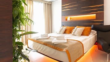 Romanttinen sviitti, 1 suuri parisänky, poreamme | 1 makuuhuone, egyptinpuuvillaiset lakanat, ylelliset vuodevaatteet