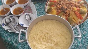 تناول الطعام