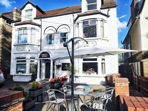 Front of property - Crystal Hotel (Cambridge)