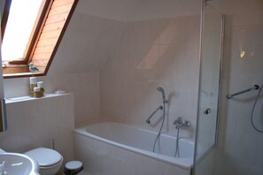 Apartment, 2 Bedrooms | Bathroom - Ferienwohnung Forellenblick (Walsrode)