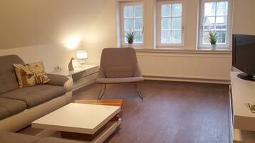 Apartment, 2 Bedrooms | Living room