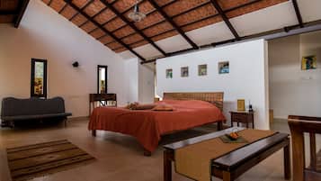 Bangalô júnior, no jardim | 1 quarto, escrivaninha, espaço de trabalho para notebook