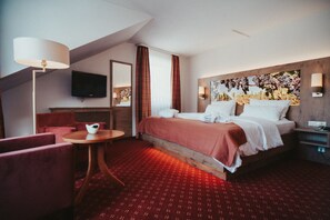 Kamar Double | Minibar, brankas, meja kerja, dan kedap suara
