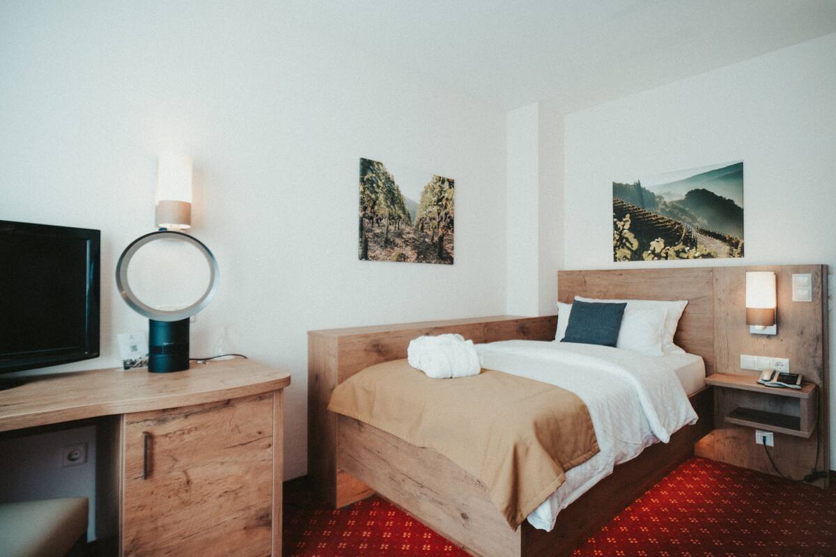 Minibar, coffres-forts dans les chambres, bureau, chambres insonorisées