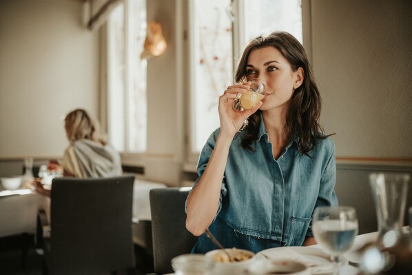 Free daily buffet breakfast - Hotel Rodderhof (Bad Neuenahr-Ahrweiler)