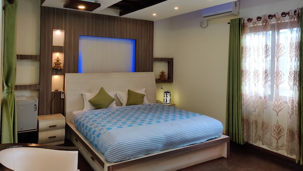 Phòng Superior | Bộ đồ giường cao cấp, nệm cao su hoạt tính (memory foam), minibar 