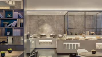 Free daily Cantonese breakfast