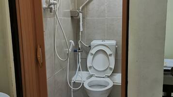Economy Double Room (A) | Bathroom | Shower, free toiletries, slippers, bidet