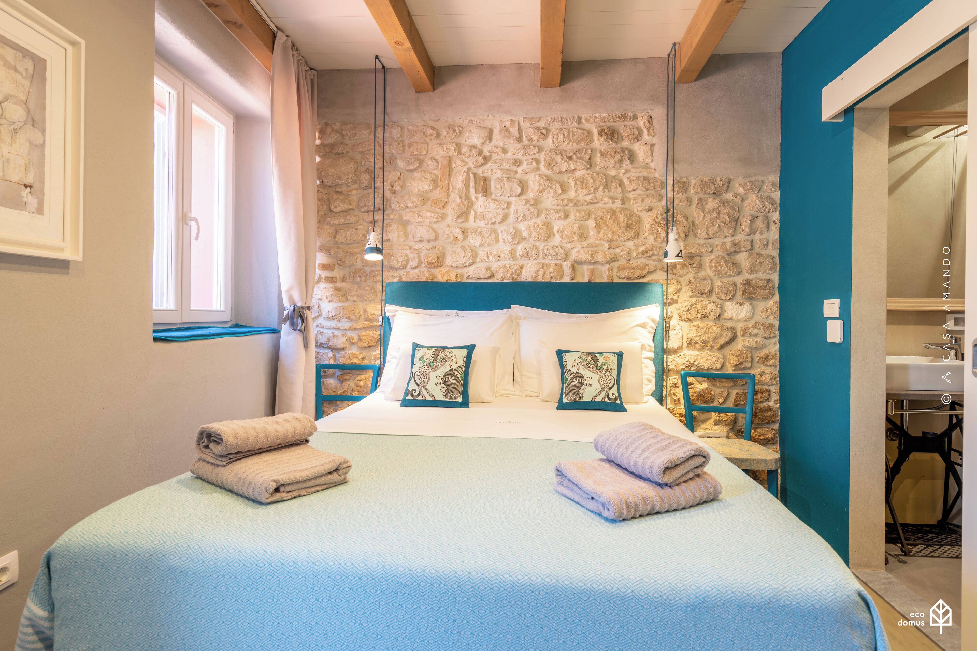 Kahden hengen huone (Room 0, Patio View, Ground Floor) | Ylelliset vuodevaatteet, memory foam -patjalliset sängyt