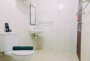 Apartment, 2 Bedrooms | Bathroom - Comfy and Spacious 2BR Callia Apartment (Jakarta)
