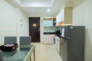 อพาร์ทเมนท์, 2 ห้องนอน | ครัวขนาดเล็กส่วนตัว | ตู้เย็น, เตาประกอบอาหาร, เครื่องครัว/จาน/ช้อนส้อม