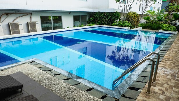 Kolam renang terbuka 