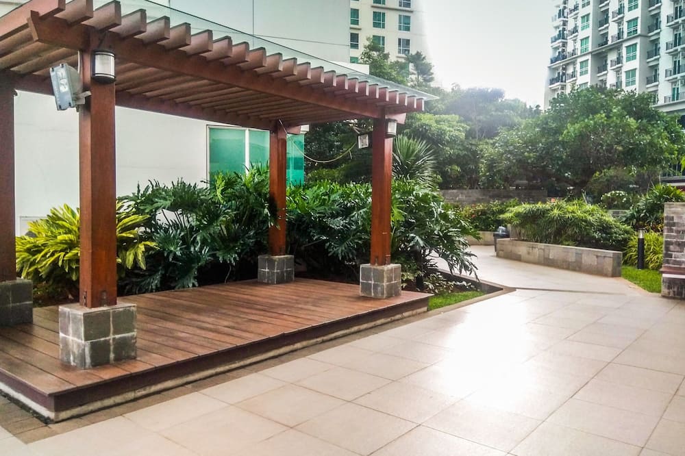 New Furnished Studio Apartment @ Woodland Park Residence