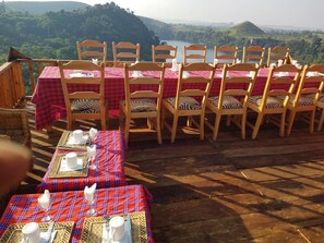 Tempat makan outdoor