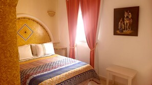 Double Room | Blackout drapes, soundproofing, free WiFi, bed sheets