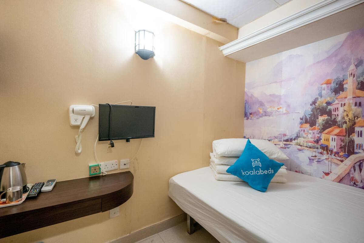 Basic Double Room | WiFi (free)