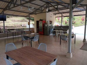 Outdoor dining - Hotel Finca Pozo Azul (La Vega)
