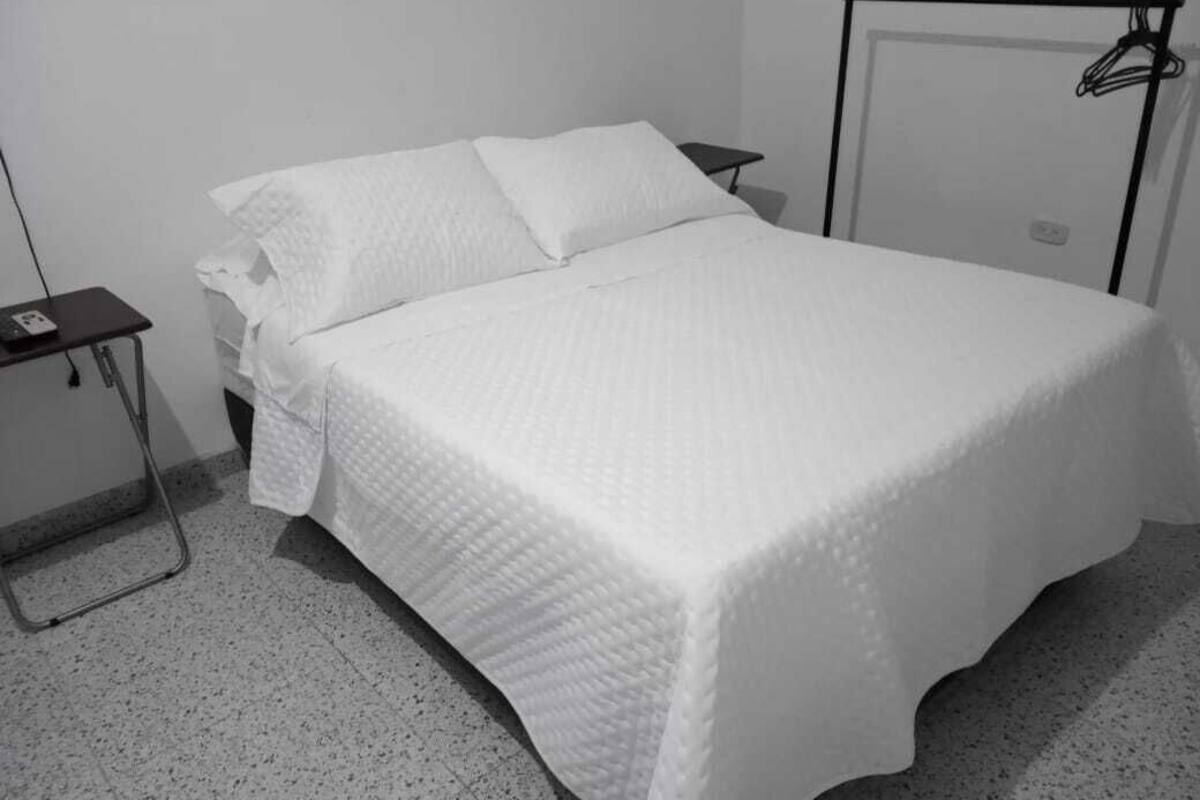 Deluxe Double Room | WiFi (free), bed sheets