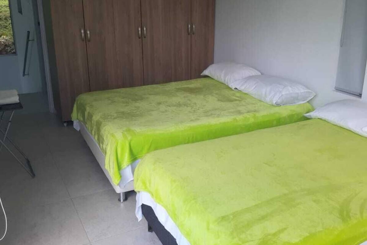 Quadruple Room | WiFi (free), bed sheets