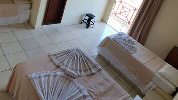 Standard Quadruple Room | Minibar, individually decorated, free WiFi, bed sheets