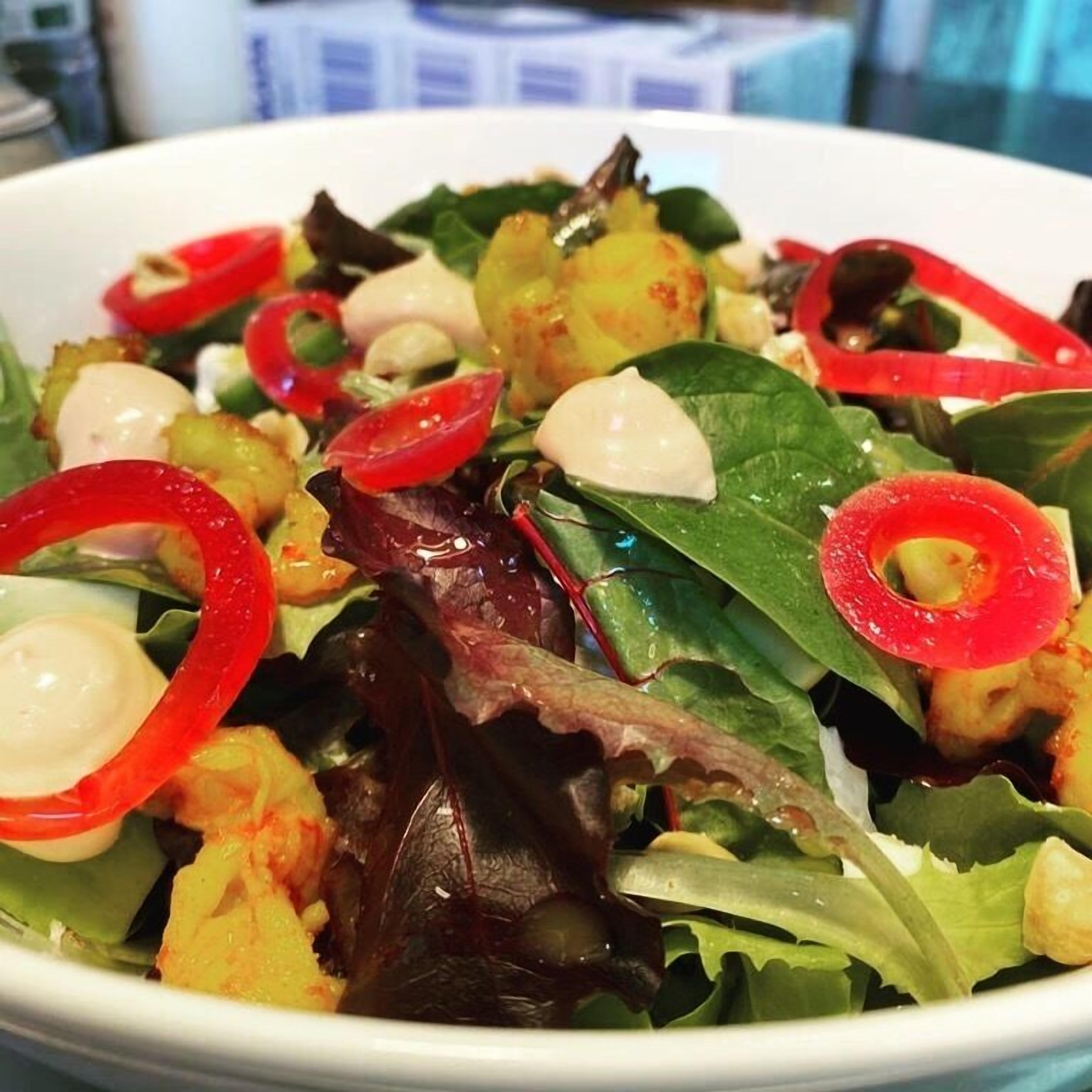 lunch and dinner served, italian cuisine