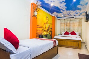 Deluxe Triple Room | Premium bedding, iron/ironing board, free WiFi, bed sheets - Hotel Four Eyes (Kathmandu)
