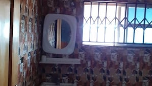 Unclassified image, 4 of 16, button - Fancy Hotel (Sunyani)