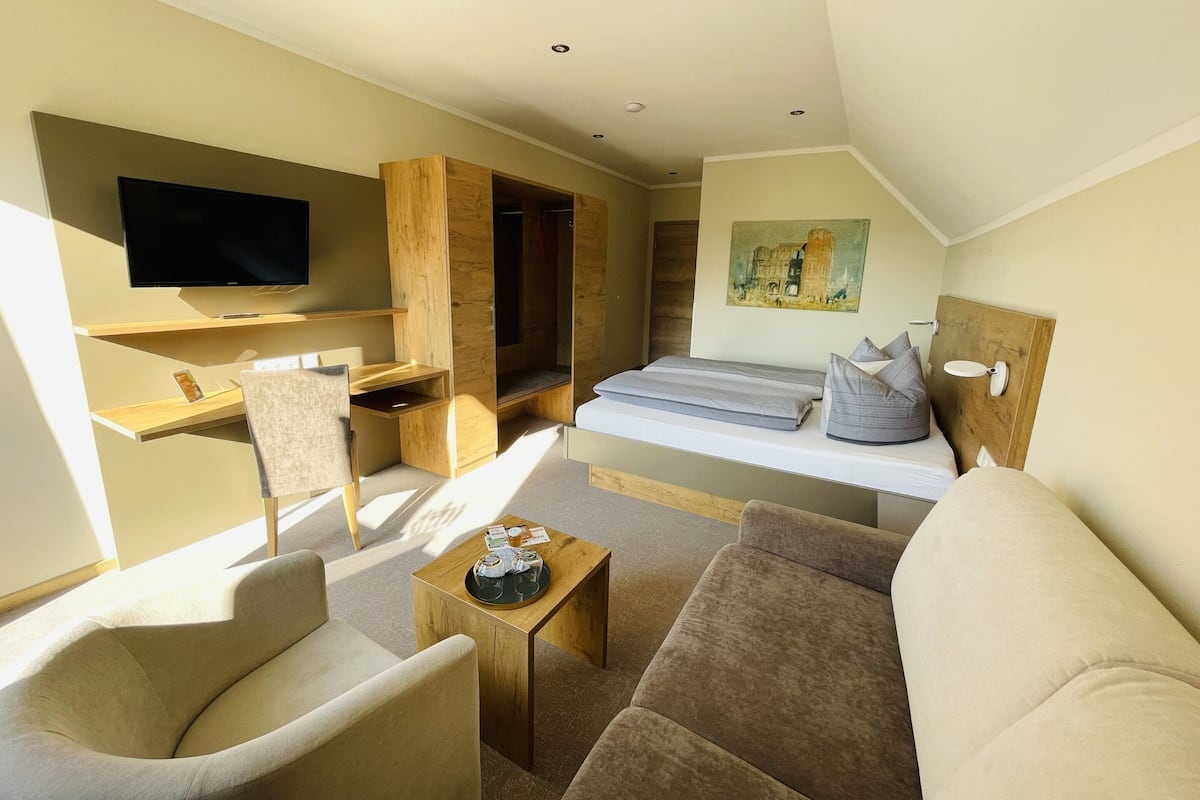 Kamar Double Comfort, pemandangan kebun (seitlicher Moselblick) | Tirai kedap cahaya, kedap suara, dan tempat tidur bayi gratis