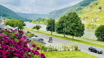 Comfort Double Room, Balcony (direkter Moselblick) | View from property