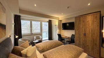 Standard Double Room, Accessible, Private Bathroom (Moselblick) | Blackout curtains, soundproofing, free cots/infant beds, rollaway beds